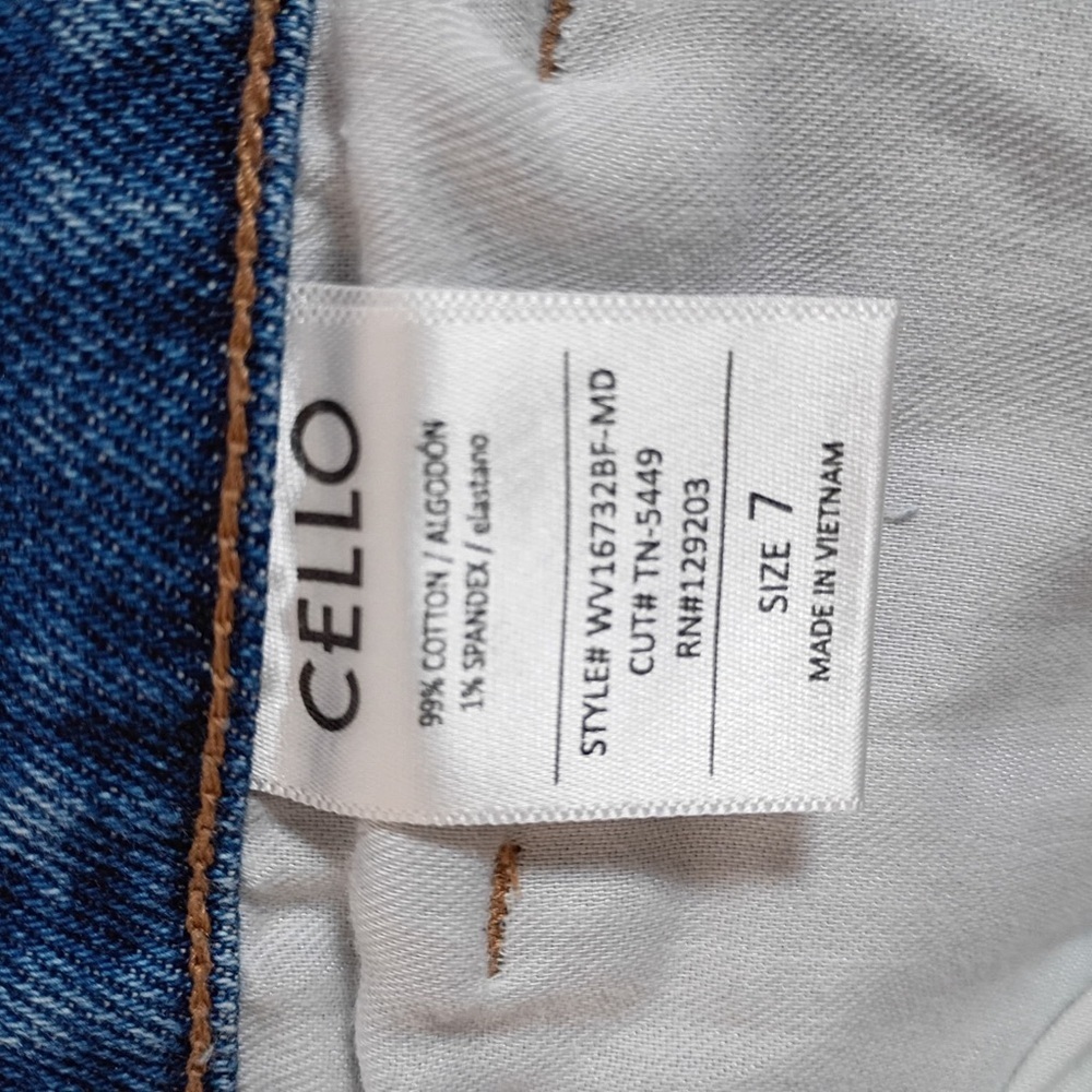Cello Distressed Light Wash Wide Leg Jeans Size 7 Frayed Hem Ripped Denim - Picture 10 of 10